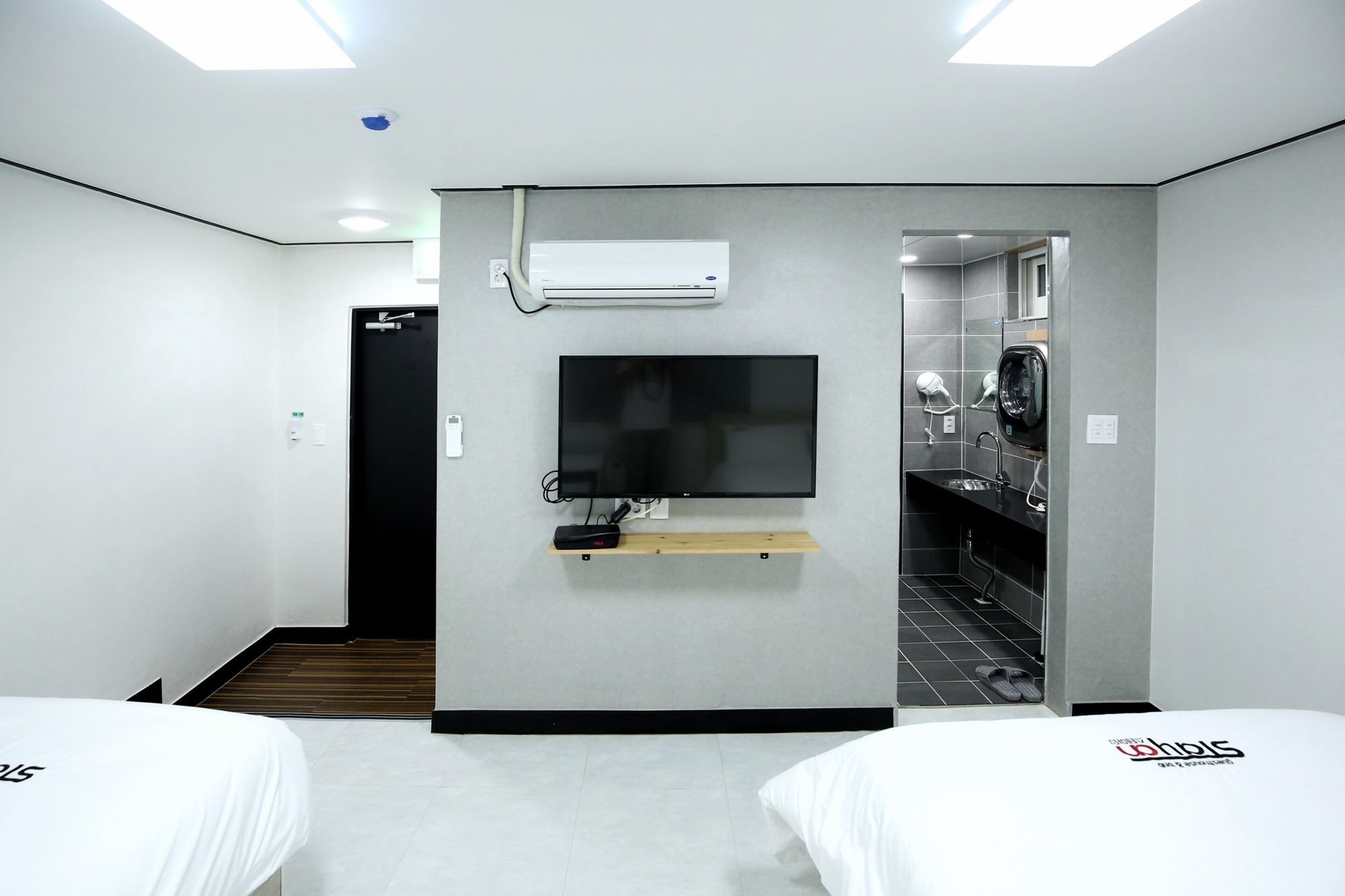 Stayan Guesthouse And Bnb Busan Esterno foto