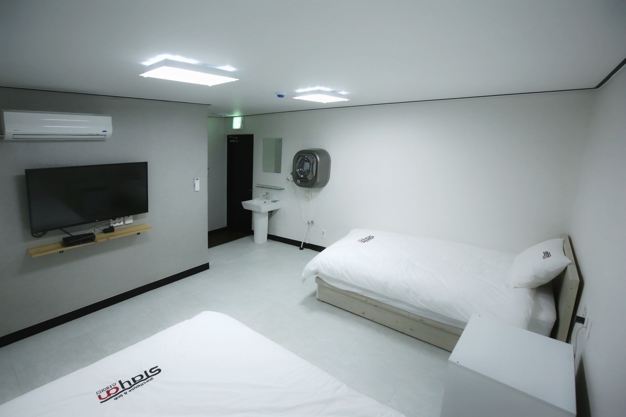 Stayan Guesthouse And Bnb Busan Esterno foto